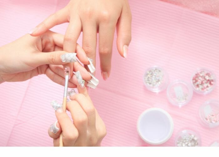 Use nail glue to fix a broken nail
